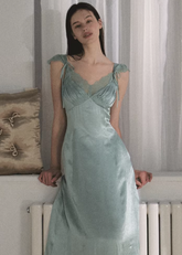 셀레스테 위스퍼 레이스 가운