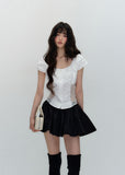 화이트 레이스 탑 & 블랙 스커트 세트
