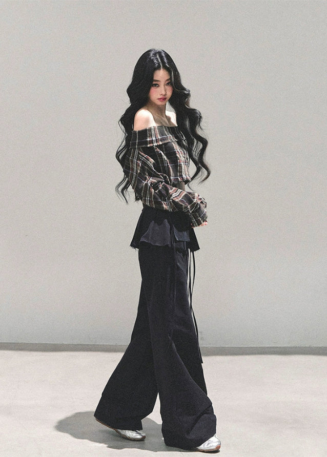 off shoulder plaid top, one shoulder shirt women, american plaid crop top, winter plaid long sleeve, slim fit check top, grunge plaid shirt women, fw25 plaid fashion, off shoulder winter blouse, rustic plaid crop top