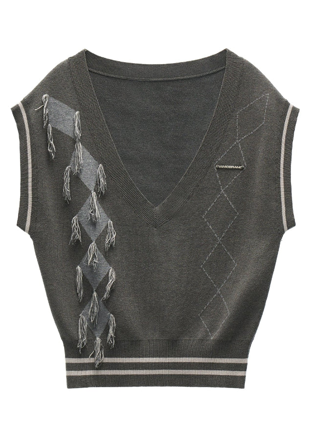 v neck knit vest set women, collegiate style sweater vest, gray preppy knit two piece, fall winter 2025 knitwear women, soft street preppy outfit, korean campus style knit top, high end gray knit vest, ivy league sweater vest look, nowa tokyo preppy street fashion