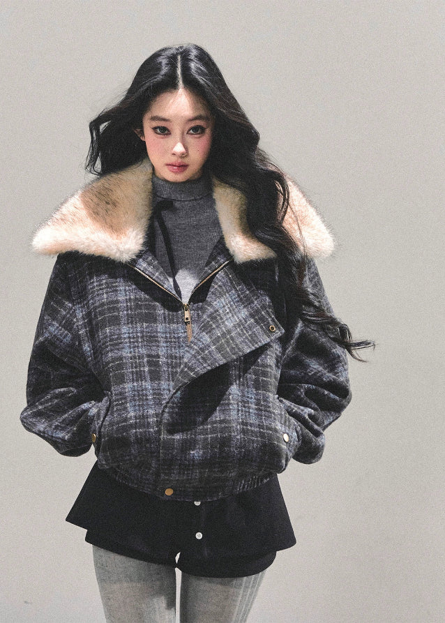 plaid fur collar jacket women, hepburn style winter coat, vintage plaid thick jacket, winter loose plaid top, korean fur collar coat, fw25 plaid outerwear, elegant winter jacket women, thick warm plaid coat, retro style winter jacket