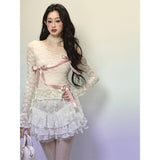Jennifer's long-sleeved lace slim-fitting off-shoulder T-shirt