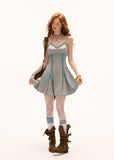 Edge cinching waist and slimming effect dress